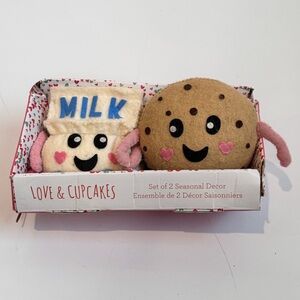 Love & Cupcakes Milk and Cookie Felt Figurine Decor Set
